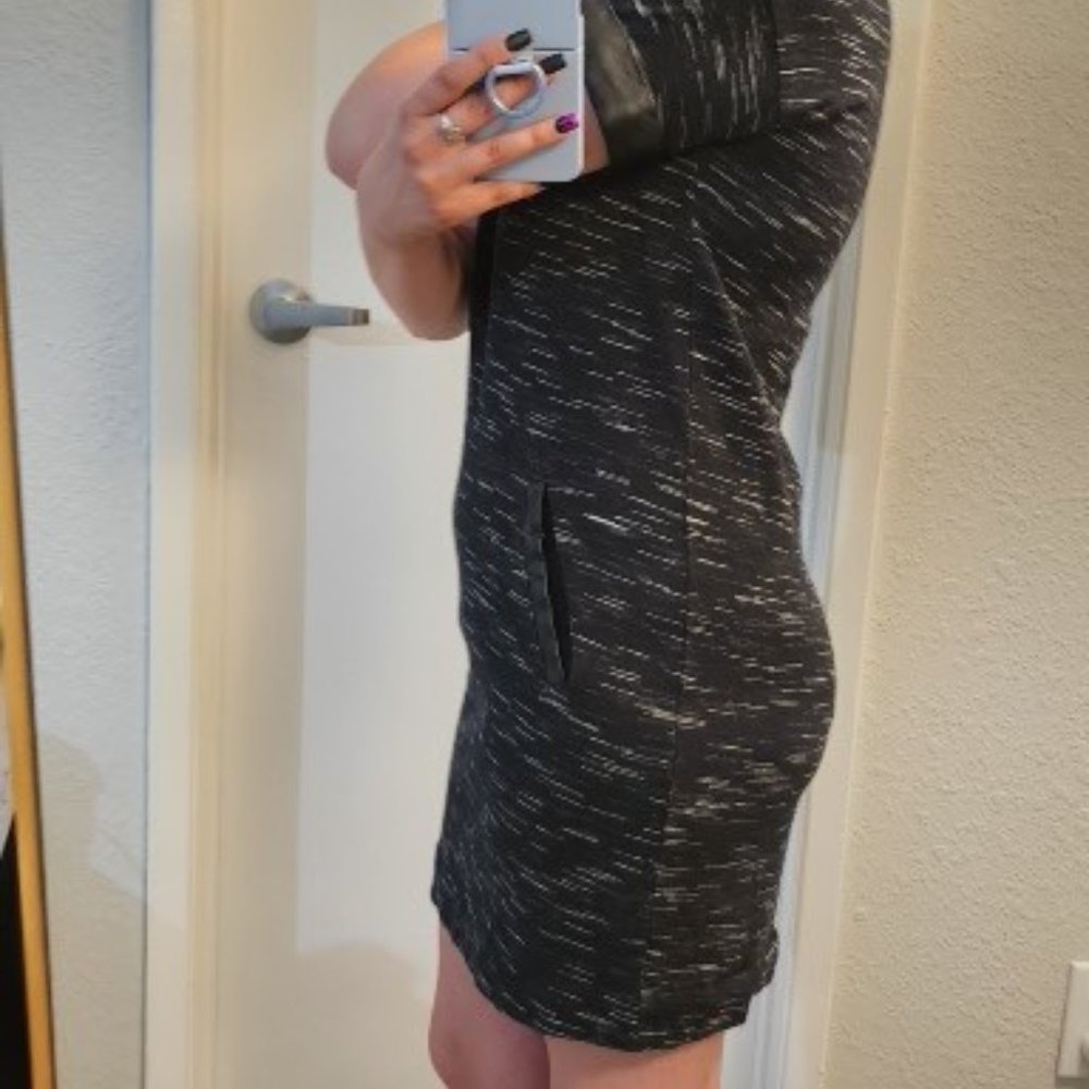 Dress - Picture 3 of 7